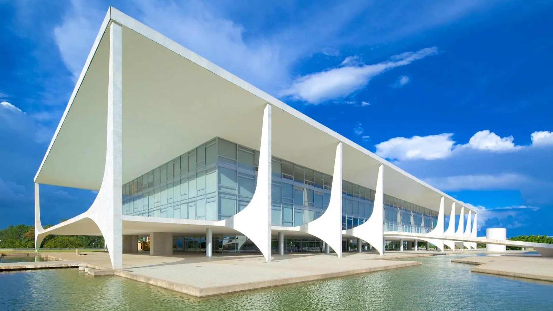 Sm1119 Flat Regiao Central Prox Embaixada Americana Brasilia 0*,
