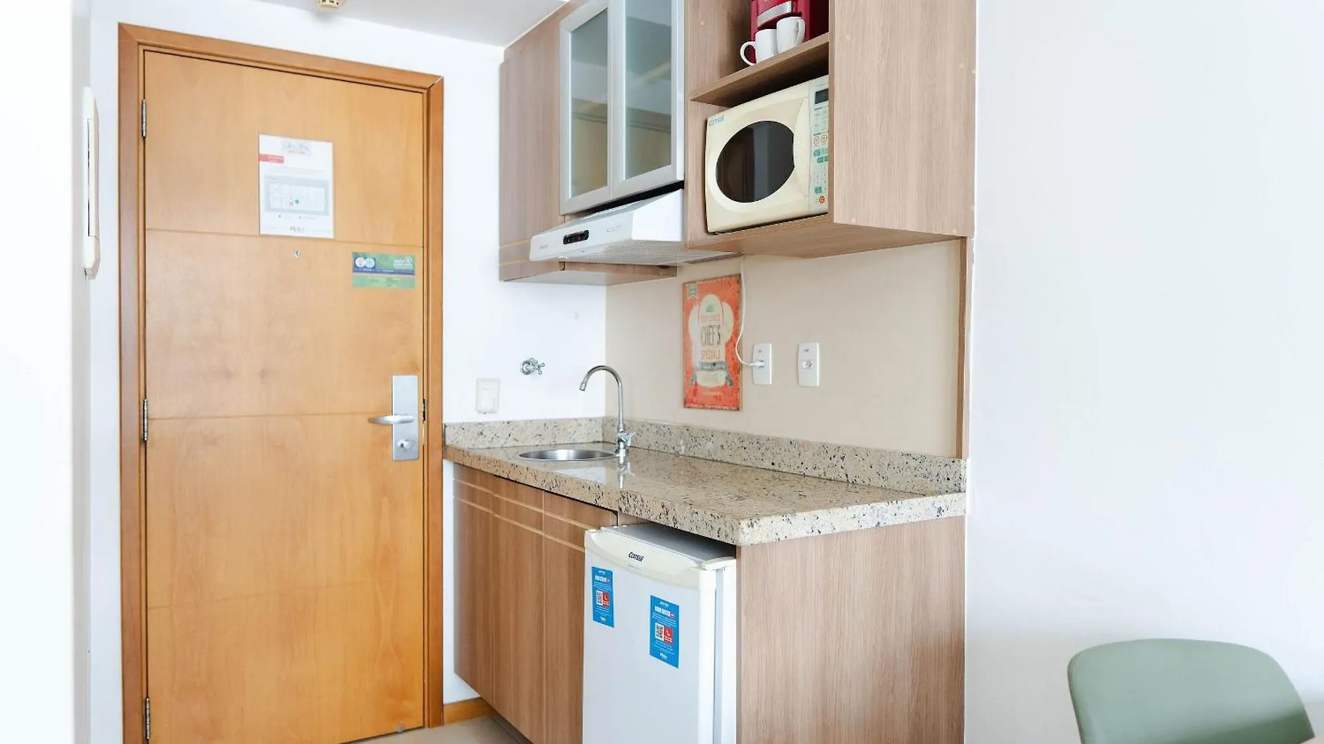 Sm1119 Flat Regiao Central Prox Embaixada Americana Brasilia 0*,